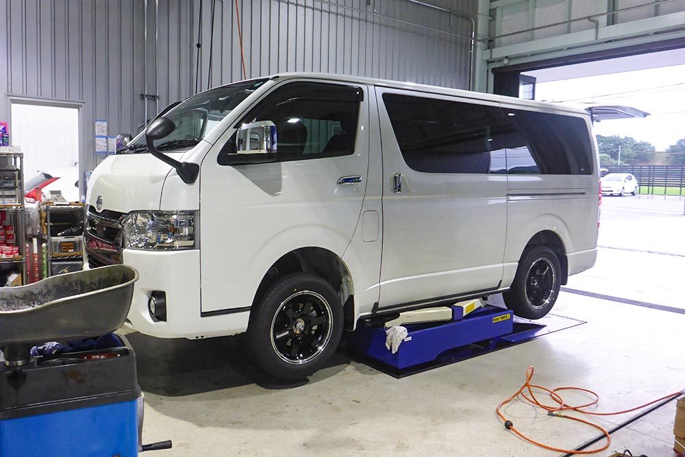 ショップ概要 高田自動車 京都 滋賀 自動車販売 鈑金塗装 車検 陸送 レッカー